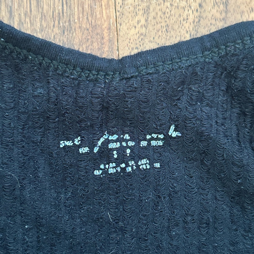 Black Ribbed Crop Top - Picture 2 of 2